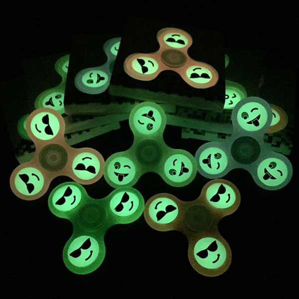 Glow In The Dark With Smiley Face Tri-Spinner Toy